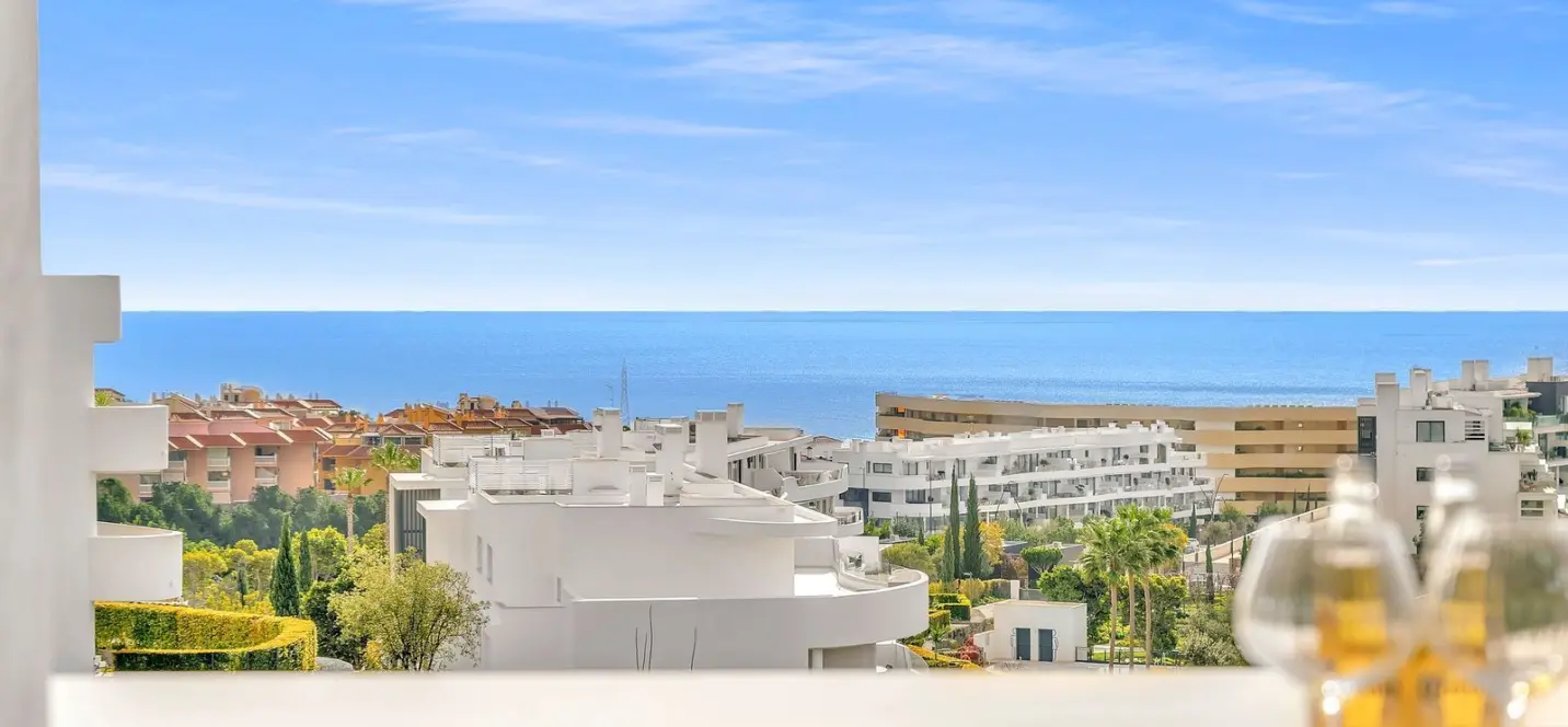 Venta de apartamento en planta media en Fuengirola 2