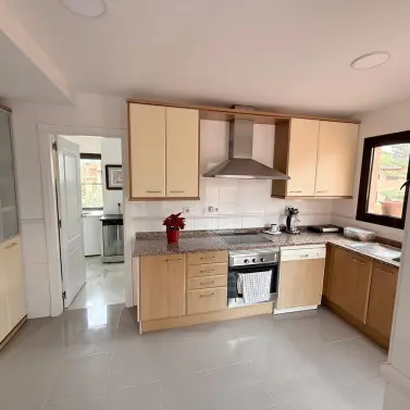 Продажа двухуровневого пентхауса в Estepona