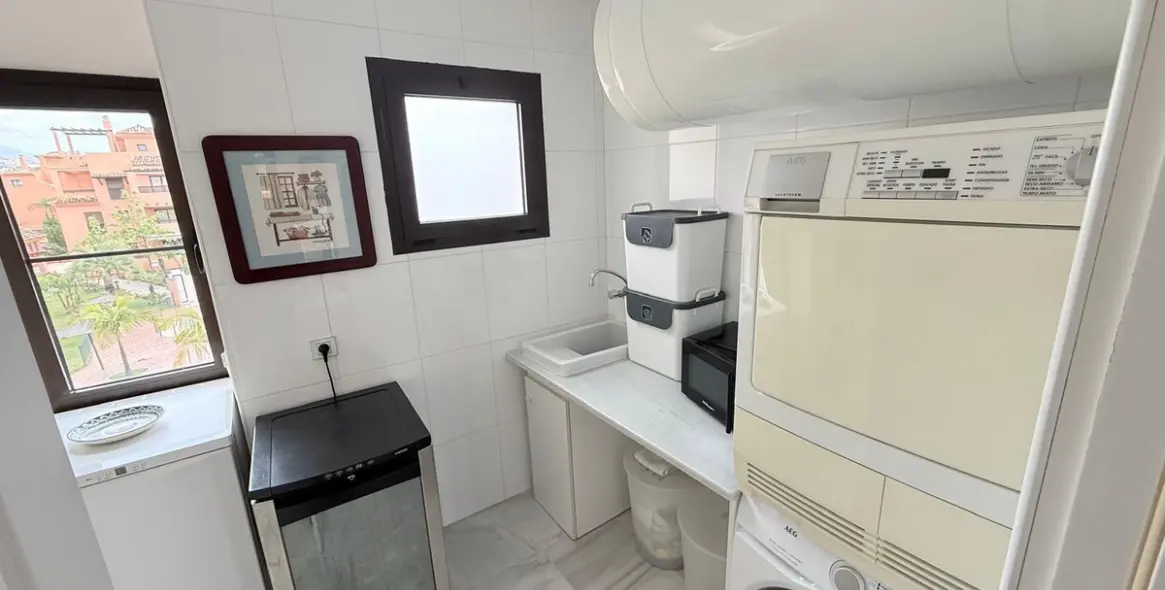 Продажа двухуровневого пентхауса в Estepona 8