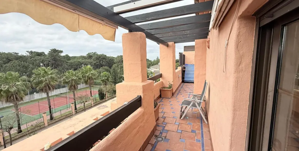 Продажа двухуровневого пентхауса в Estepona 28