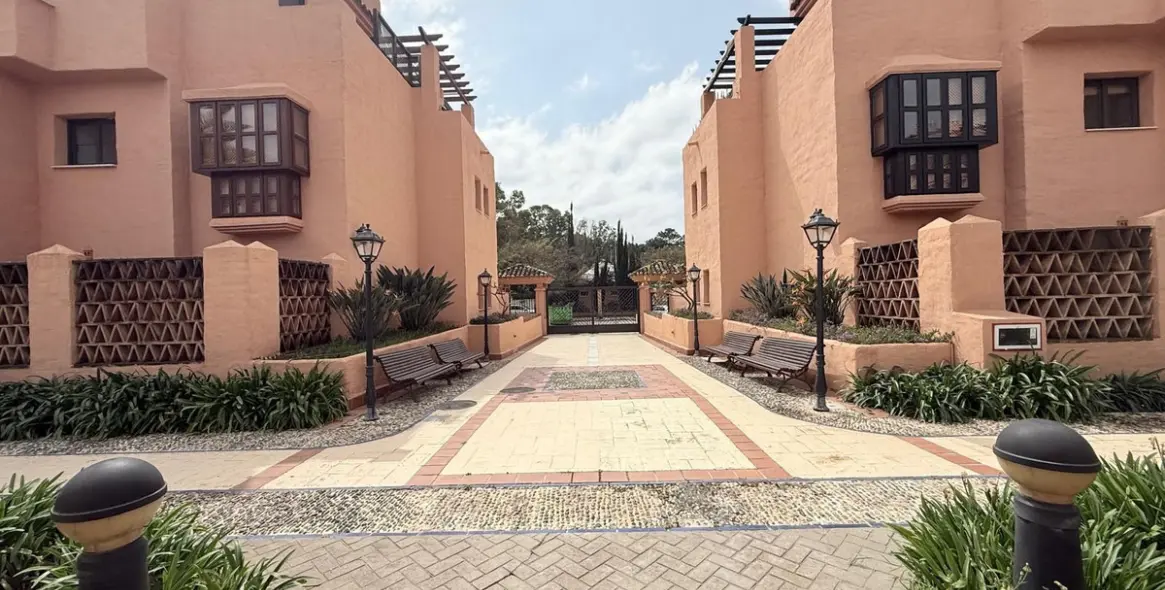 Продажа двухуровневого пентхауса в Estepona 33