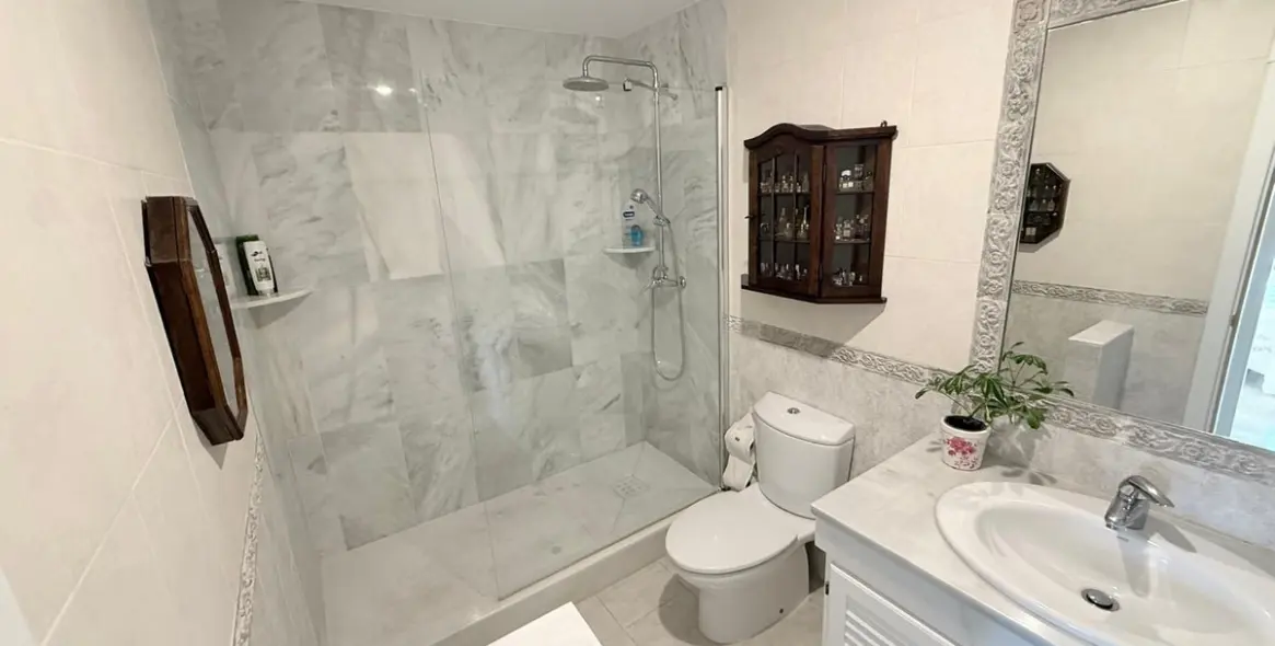 Sale of penthouse duplex in Hacienda del Sol 14