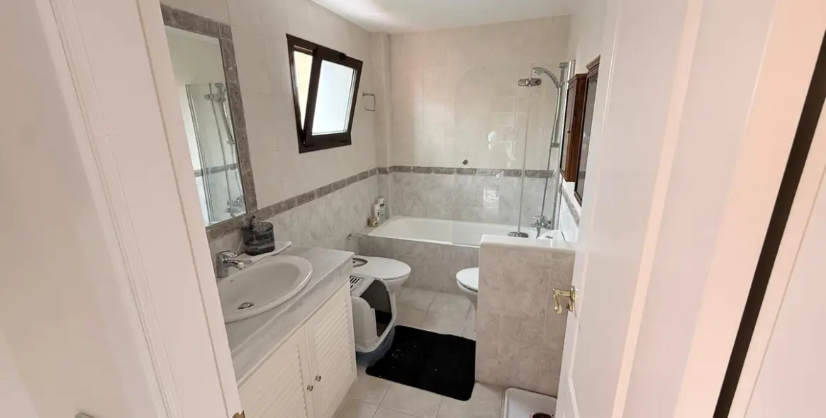 Sale of penthouse duplex in Hacienda del Sol 23