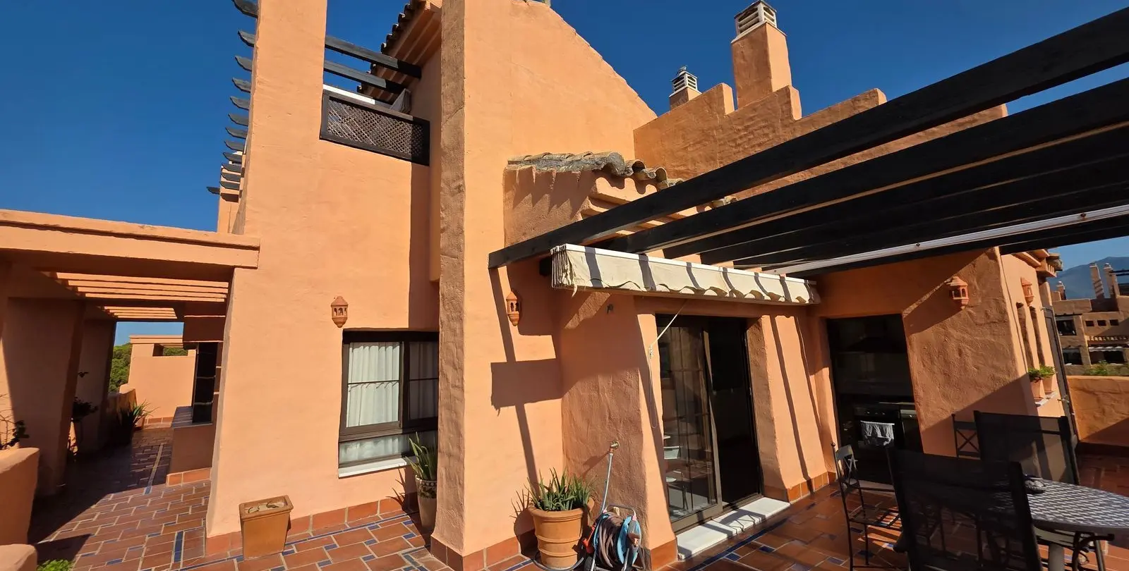 Продажа двухуровневого пентхауса в Hacienda del Sol 1