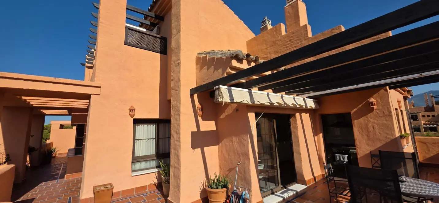 Продажа двухуровневого пентхауса в Hacienda del Sol 0