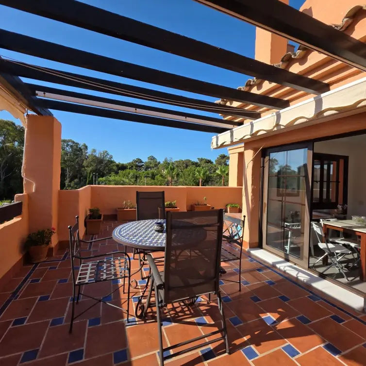 Продажа двухуровневого пентхауса в Hacienda del Sol