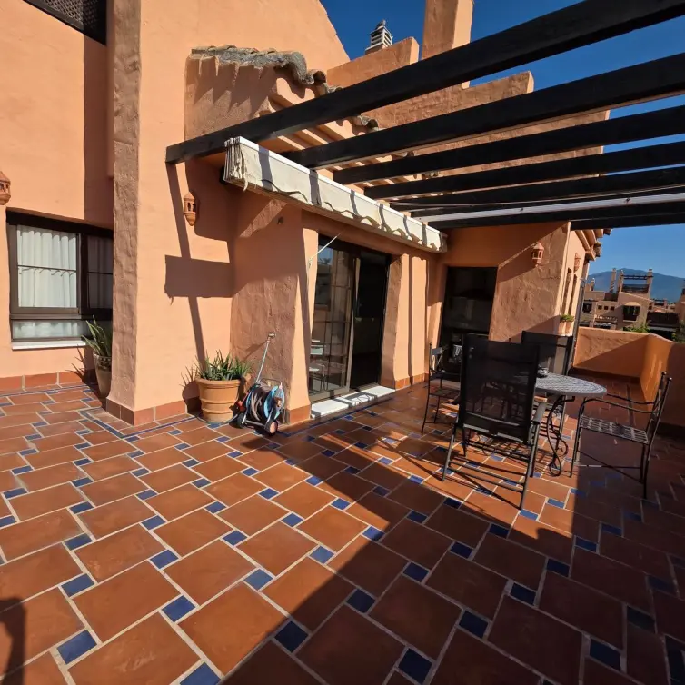 Продажа двухуровневого пентхауса в Hacienda del Sol