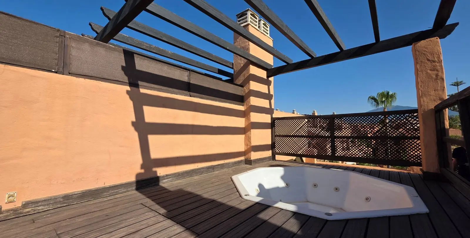 Продажа двухуровневого пентхауса в Hacienda del Sol 25