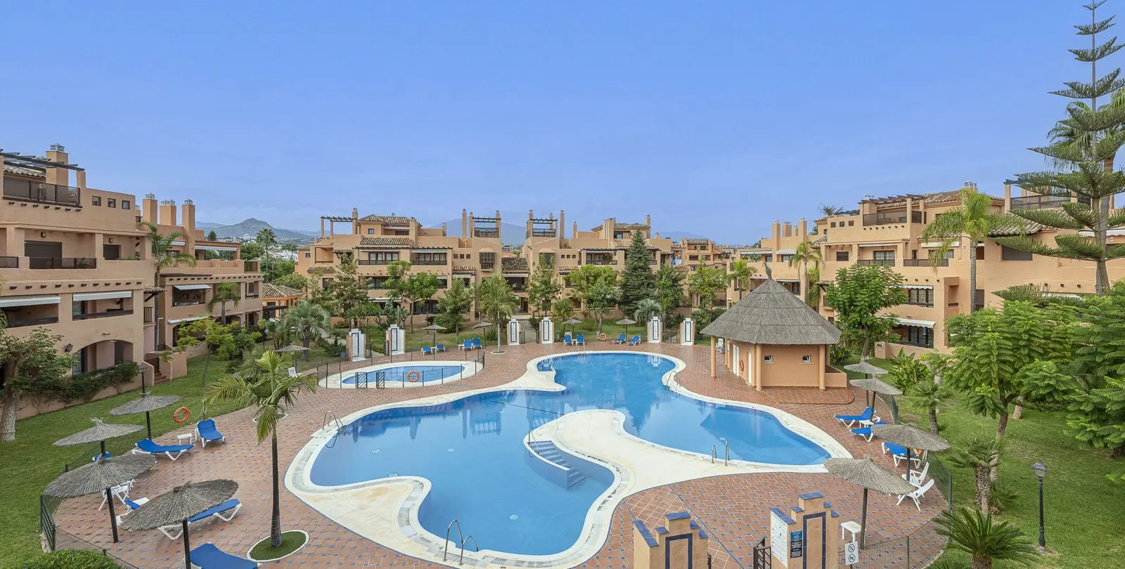 Продажа двухуровневого пентхауса в Hacienda del Sol 28