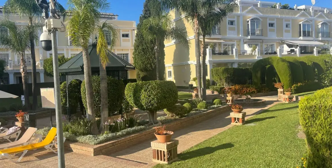 Sale of penthouse duplex in Nueva Andalucía 6