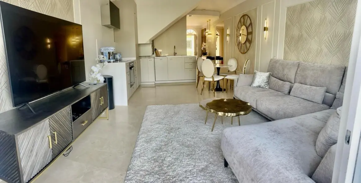 Sale of penthouse duplex in Nueva Andalucía 10