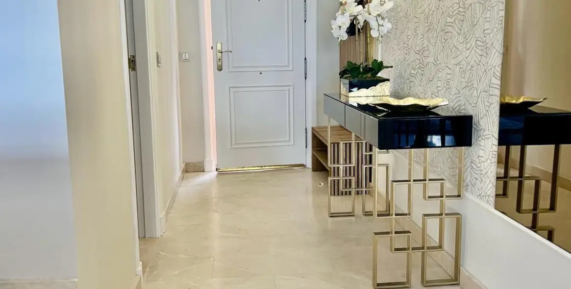 Sale of penthouse duplex in Nueva Andalucía 13