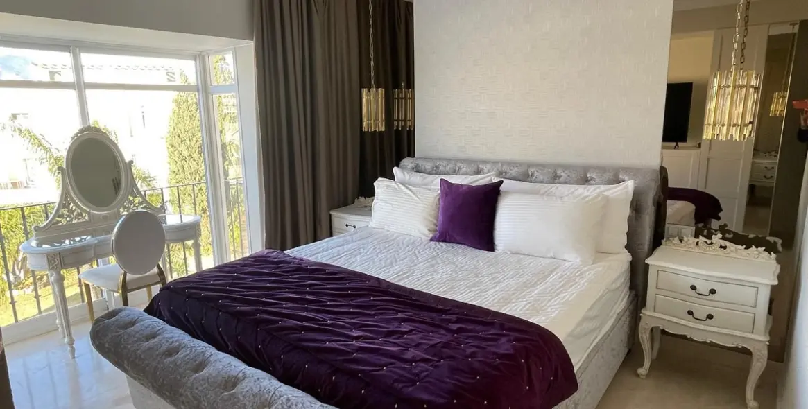 Sale of penthouse duplex in Nueva Andalucía 25