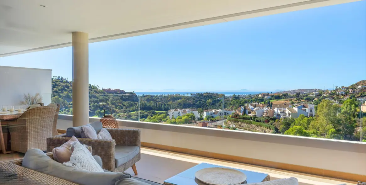 Продажа апартаментов на среднем этаже в Benahavís 1