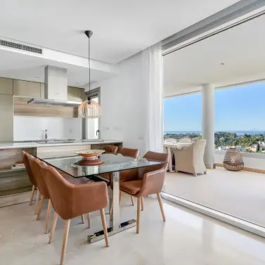 Продажа апартаментов на среднем этаже в Benahavís