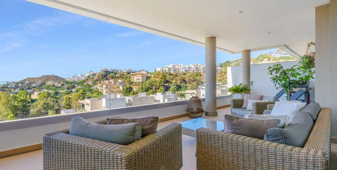 Продажа апартаментов на среднем этаже в Benahavís 19