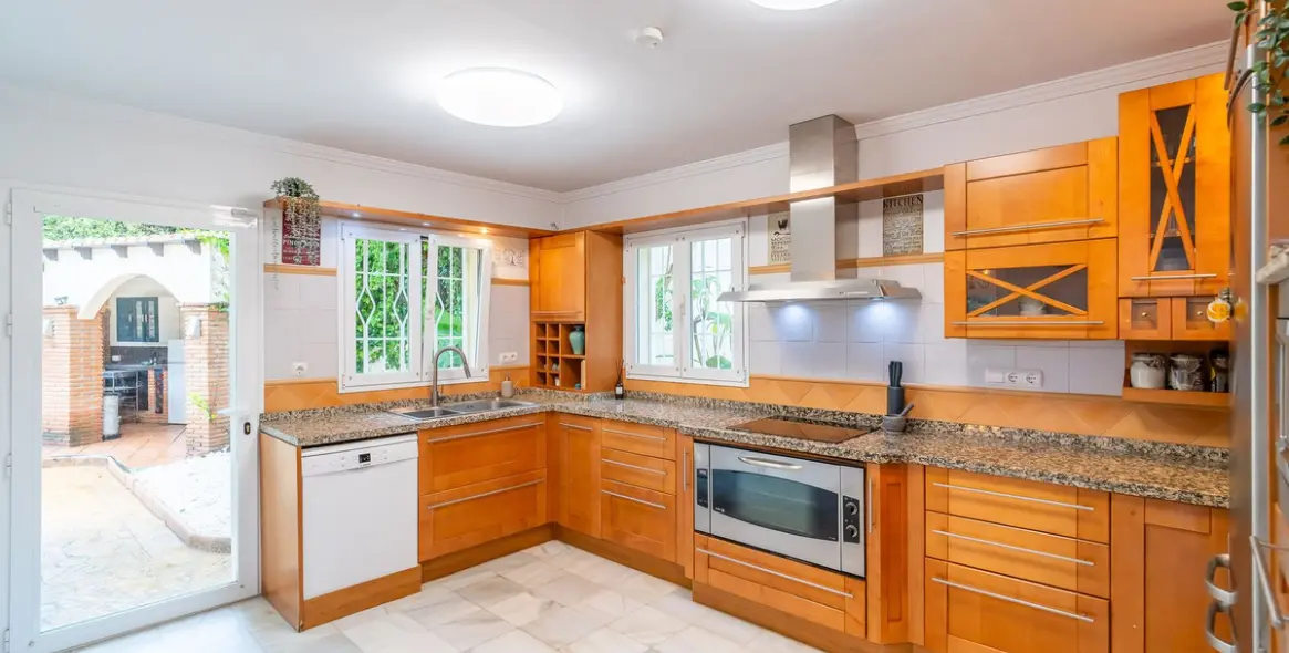 Продажа  отдельно стоящей виллы в Mijas Golf 2