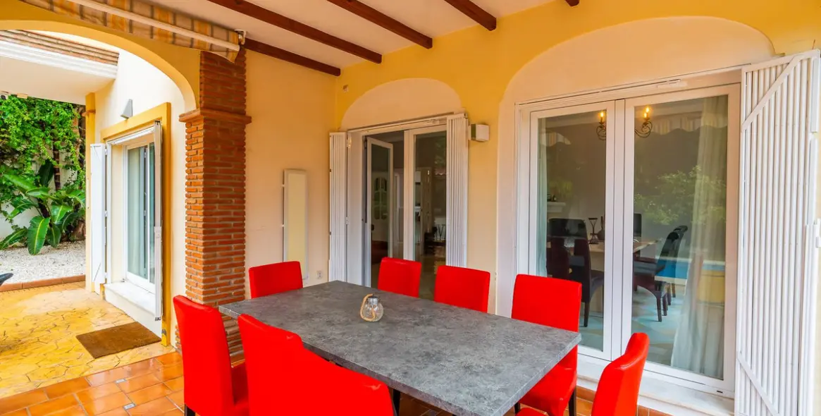 Продажа  отдельно стоящей виллы в Mijas Golf 25