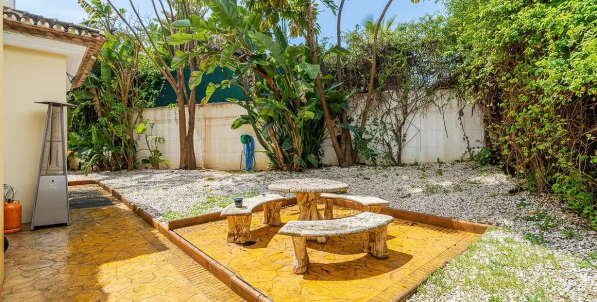 Продажа  отдельно стоящей виллы в Mijas Golf 40