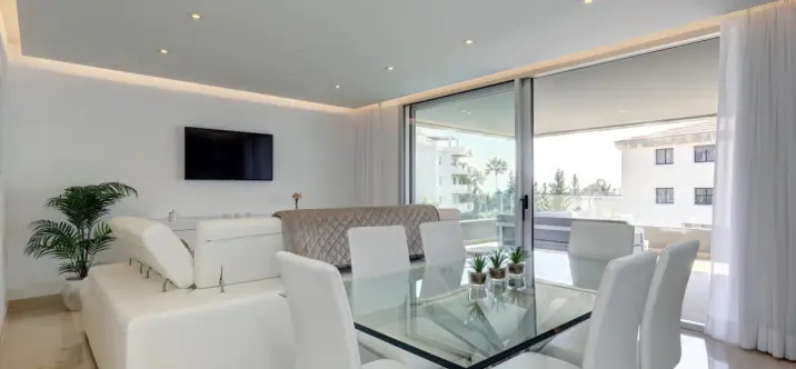 Sale of penthouse in Nueva Andalucía 4
