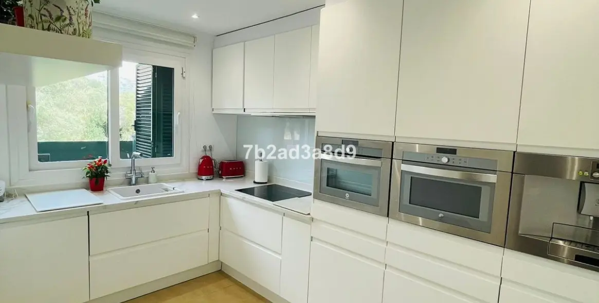 Sale of townhouse in Los Monteros 12