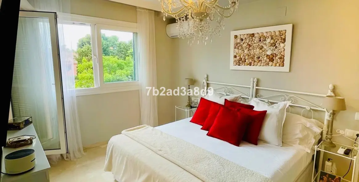 Sale of townhouse in Los Monteros 15