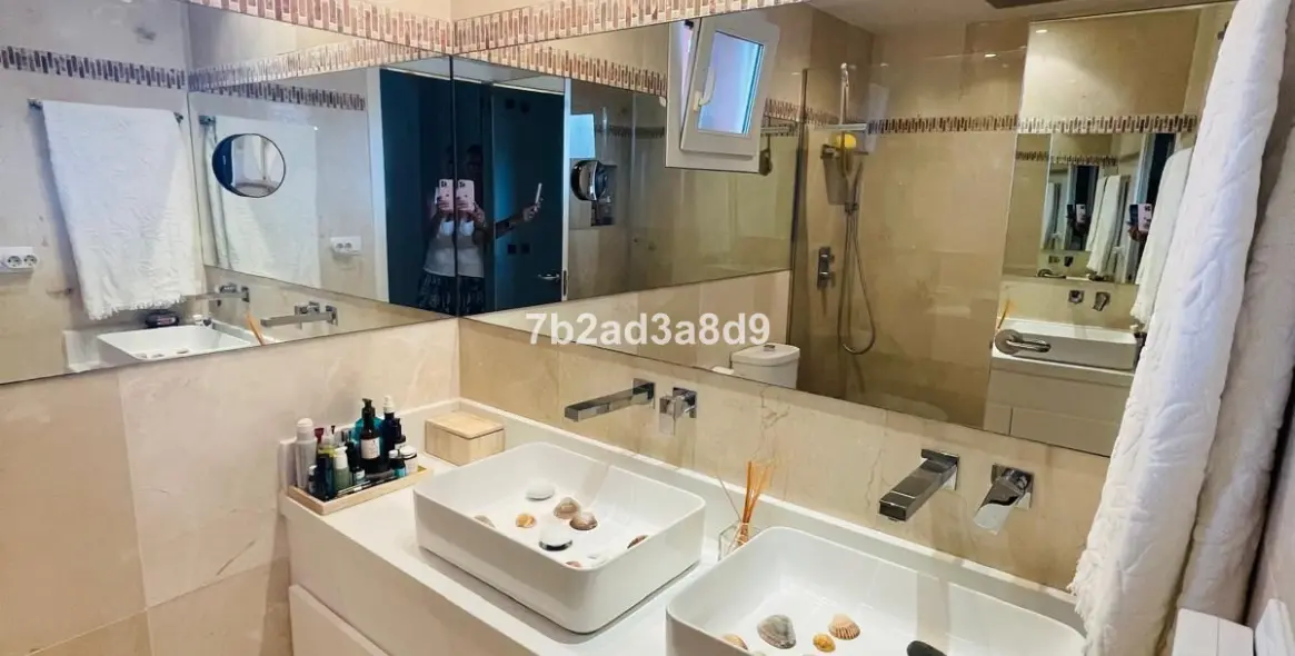 Sale of townhouse in Los Monteros 21