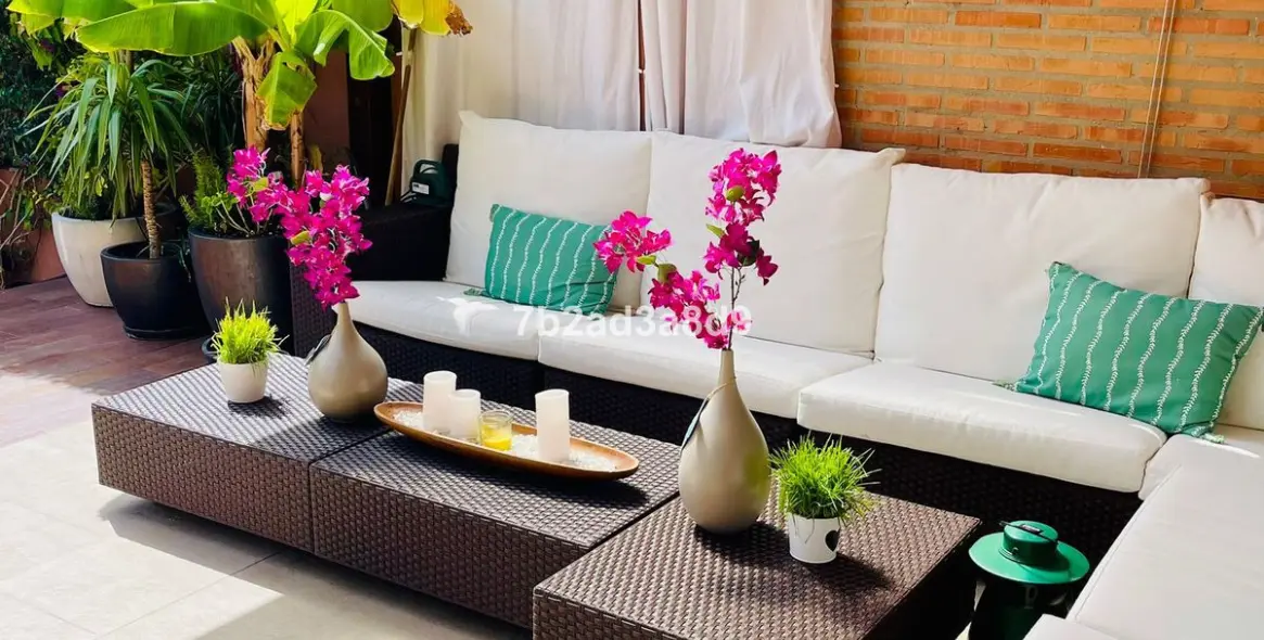 Sale of townhouse in Los Monteros 29
