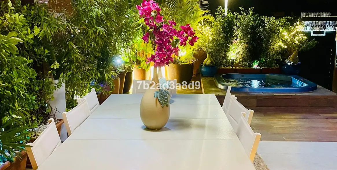 Sale of townhouse in Los Monteros 31