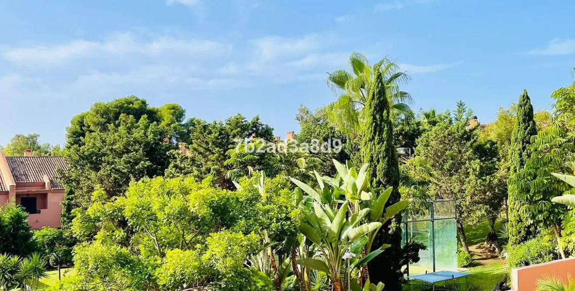Sale of townhouse in Los Monteros 35