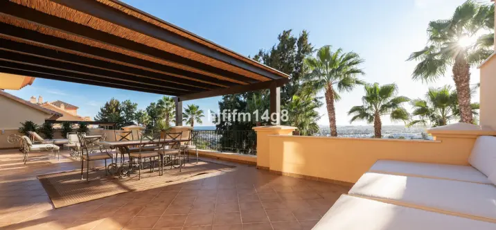 Venta de ático en Nueva Andalucía 0