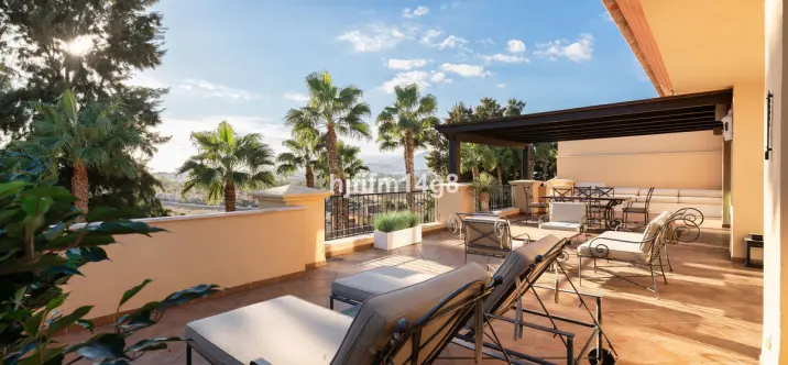 Venta de ático en Nueva Andalucía 1