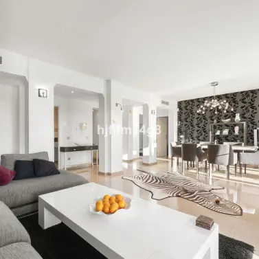 Venta de ático en Nueva Andalucía