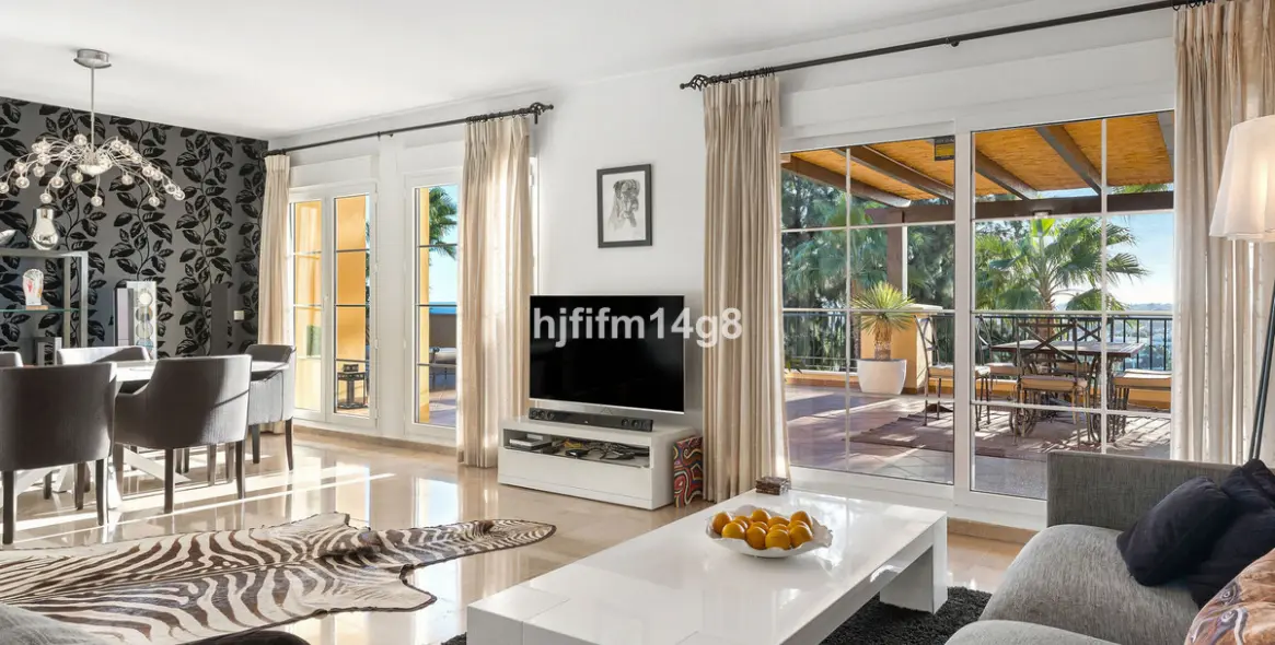 Sale of penthouse in Nueva Andalucía 5