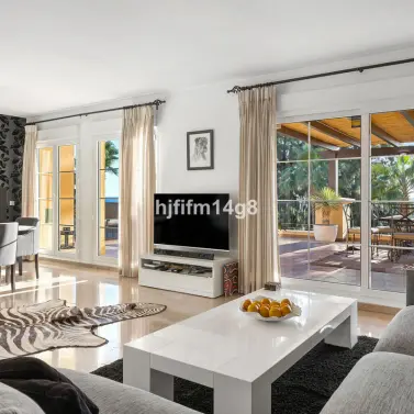 Venta de ático en Nueva Andalucía