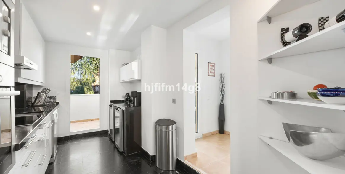 Sale of penthouse in Nueva Andalucía 8