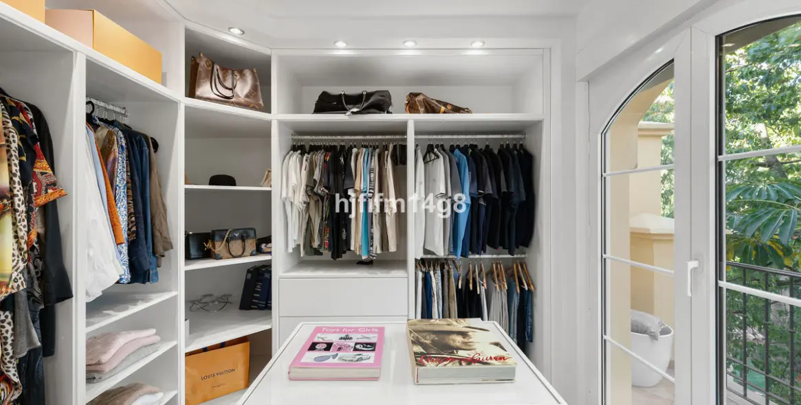 Sale of penthouse in Nueva Andalucía 15