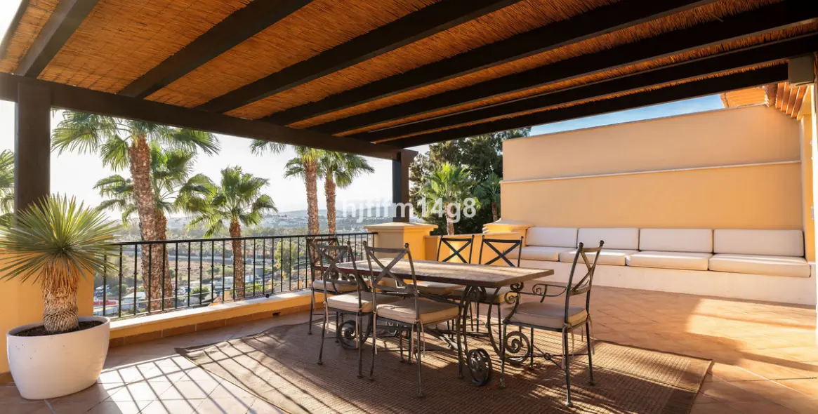 Sale of penthouse in Nueva Andalucía 17