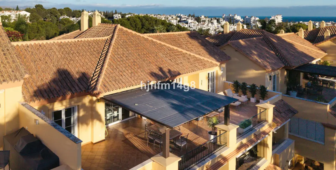 Sale of penthouse in Nueva Andalucía 23