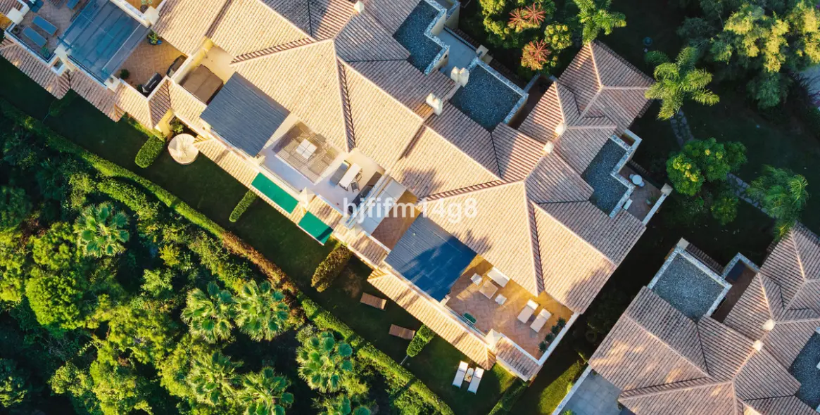 Sale of penthouse in Nueva Andalucía 26