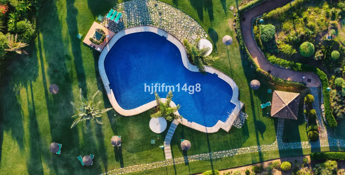 Sale of penthouse in Nueva Andalucía 31