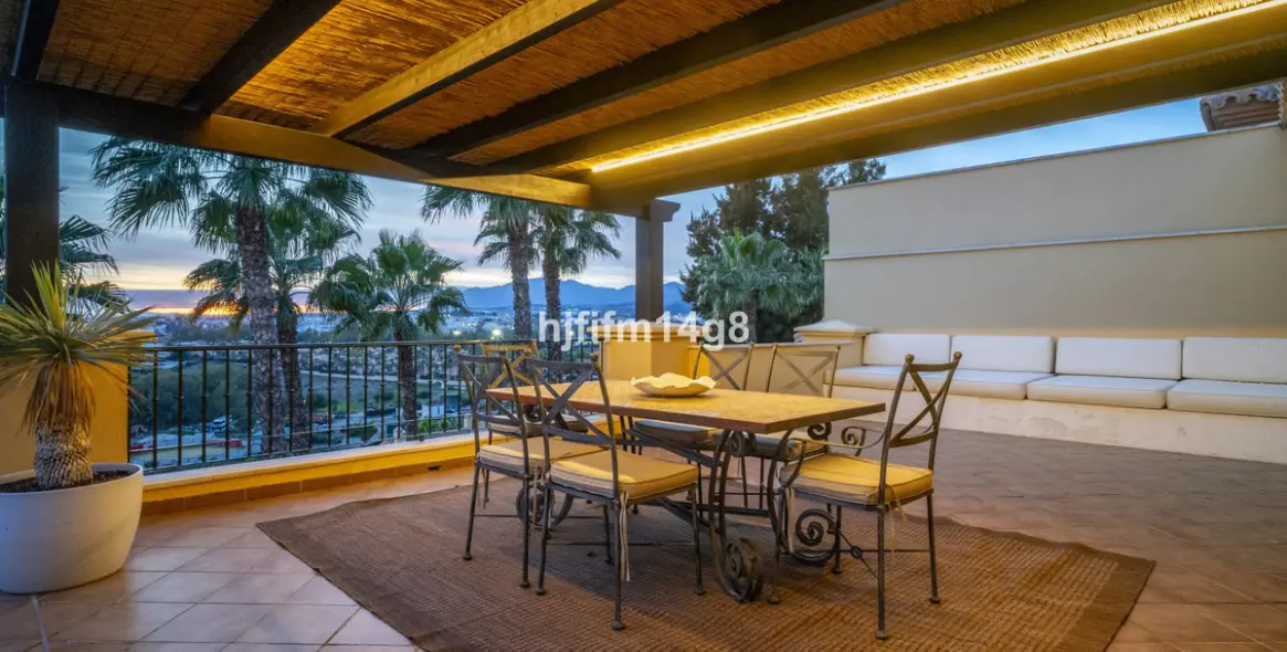 Sale of penthouse in Nueva Andalucía 49