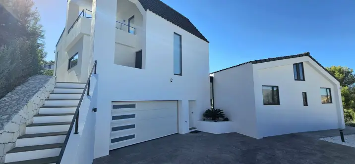Sale of detached villa in Mijas 2