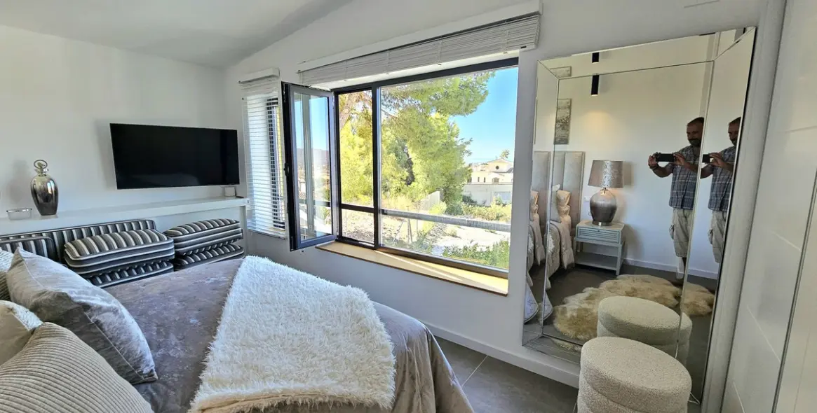 Sale of detached villa in Mijas 90