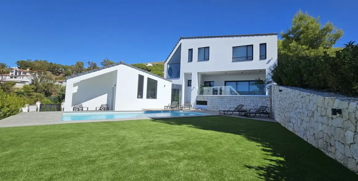 Sale of detached villa in Mijas 111