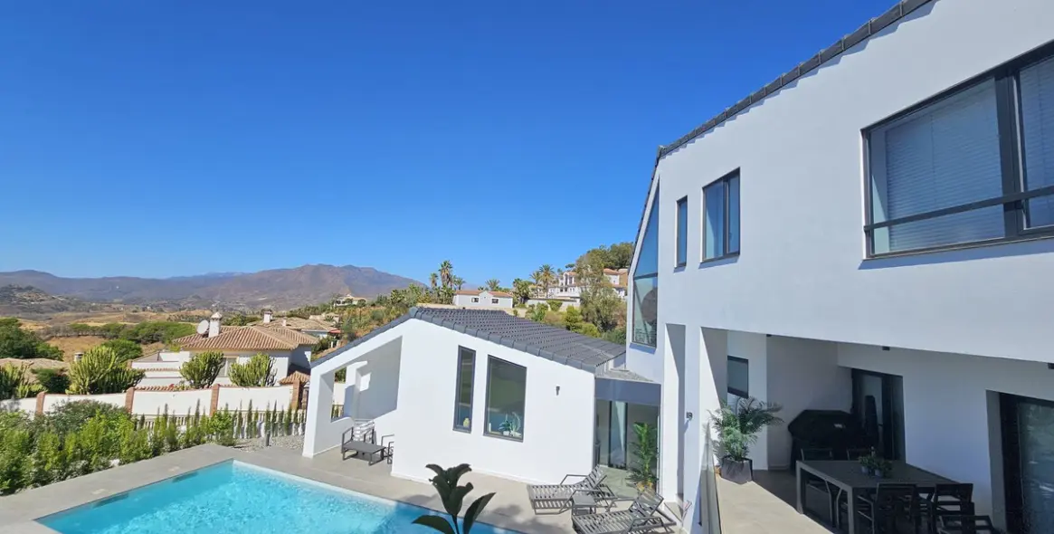 Sale of detached villa in Mijas 132
