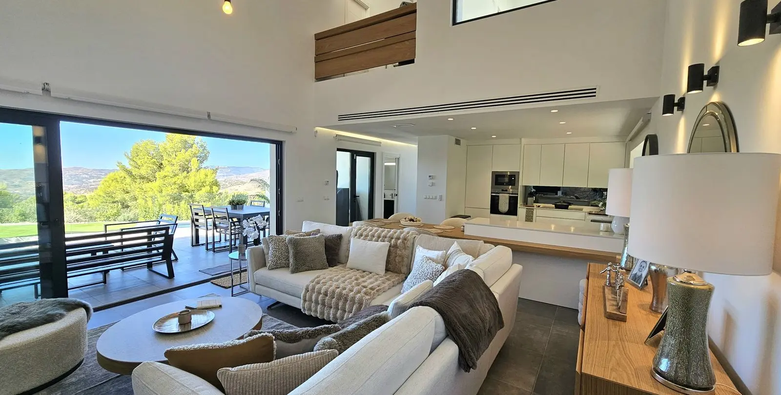 Sale of detached villa in Mijas 14