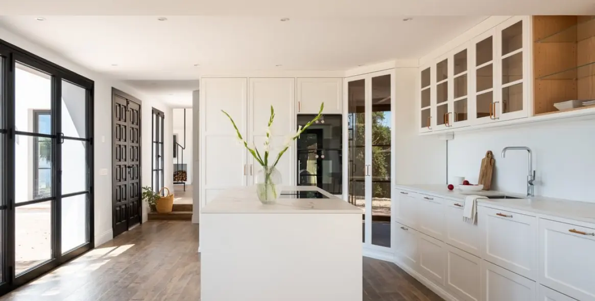 Sale of detached villa in Casares 3