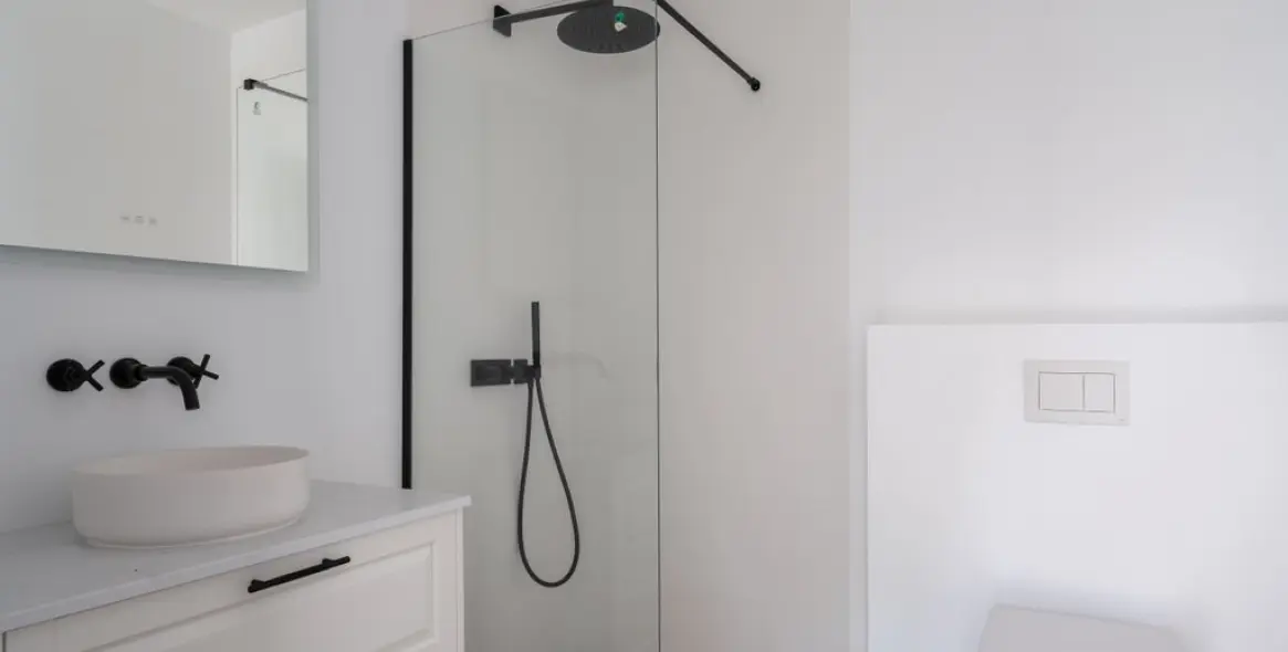 Sale of detached villa in Casares 11