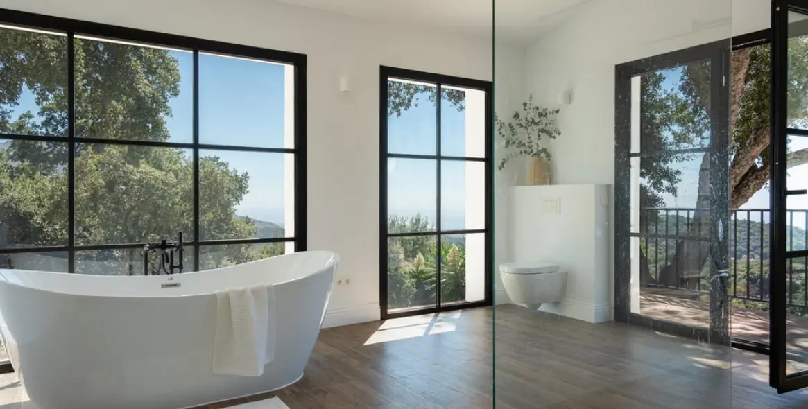 Sale of detached villa in Casares 14